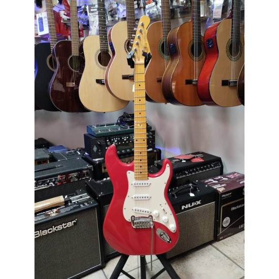 G&L Tribute Legacy Maple Neck Fiesta Red 2nd